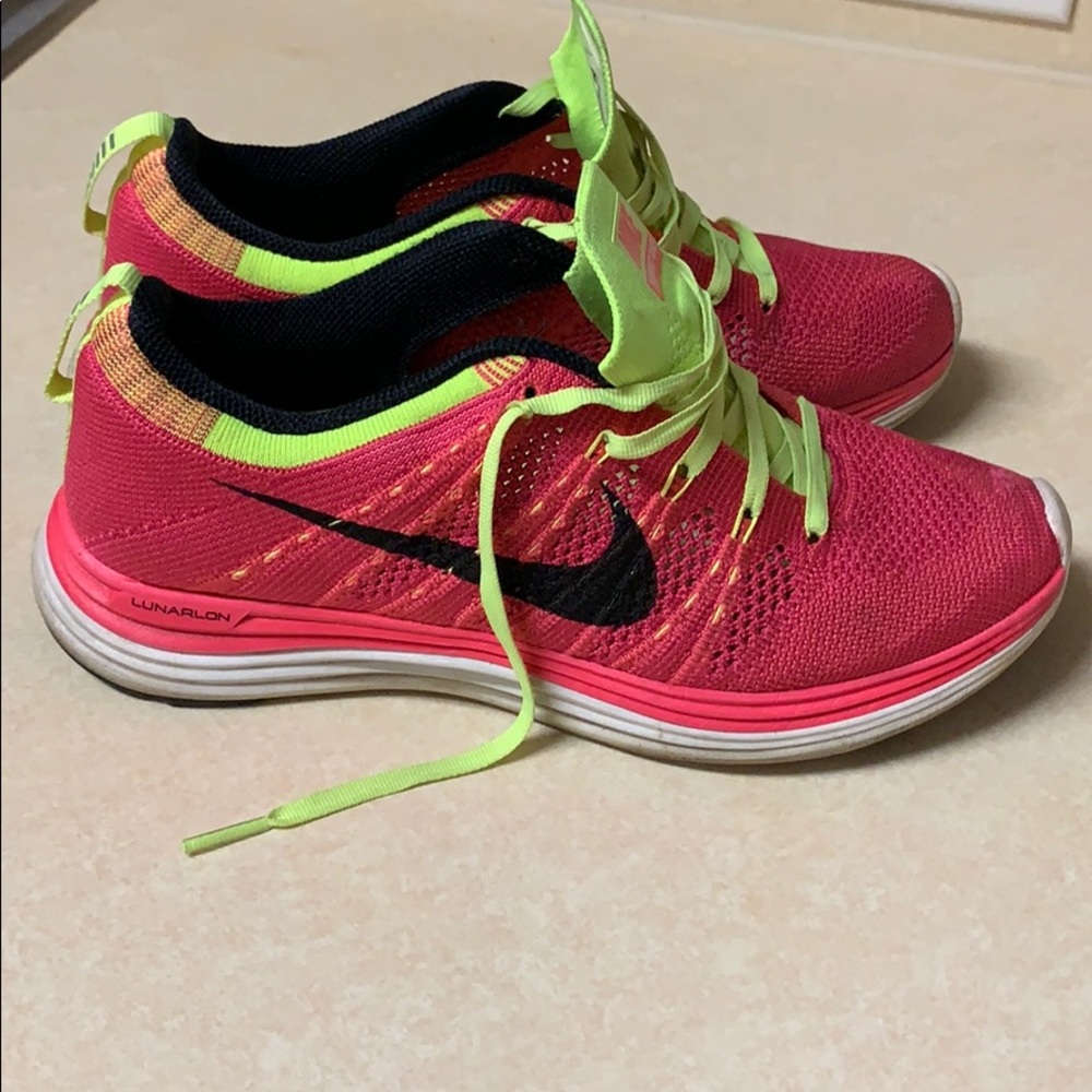 Nike fly knit one size 7.5